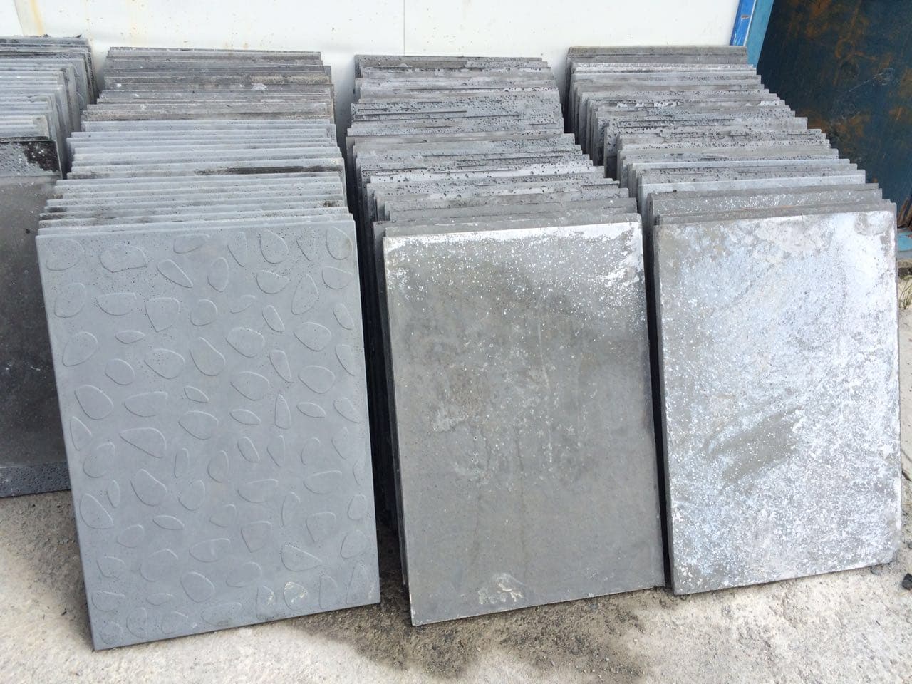 Finished reactive powder concrete cable trough covers with textured top surfaces